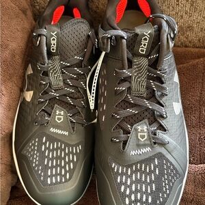 Men’s baseball cleat size 8.5